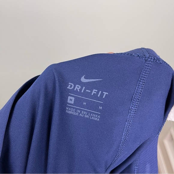 Nike Pro Linear Rain Reflective Printed Capri Leggings - Picture 7 of 7